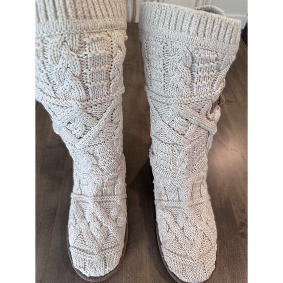 Ugg, Kalla Sock Creme Button Cozy Knit Argyle, Size 10 - Picture 1 of 7